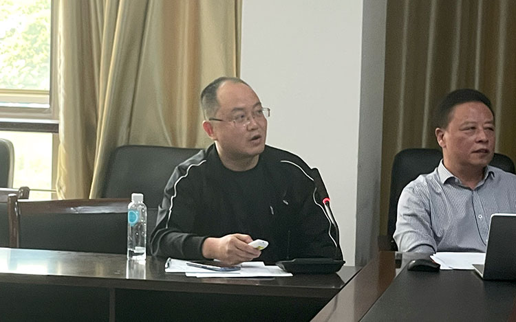 宙斯泵業(yè)堵杰興做會(huì)議報(bào)告